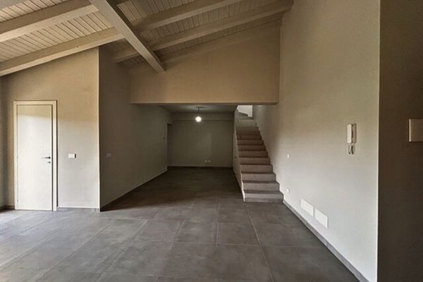 ingresso app. grigio