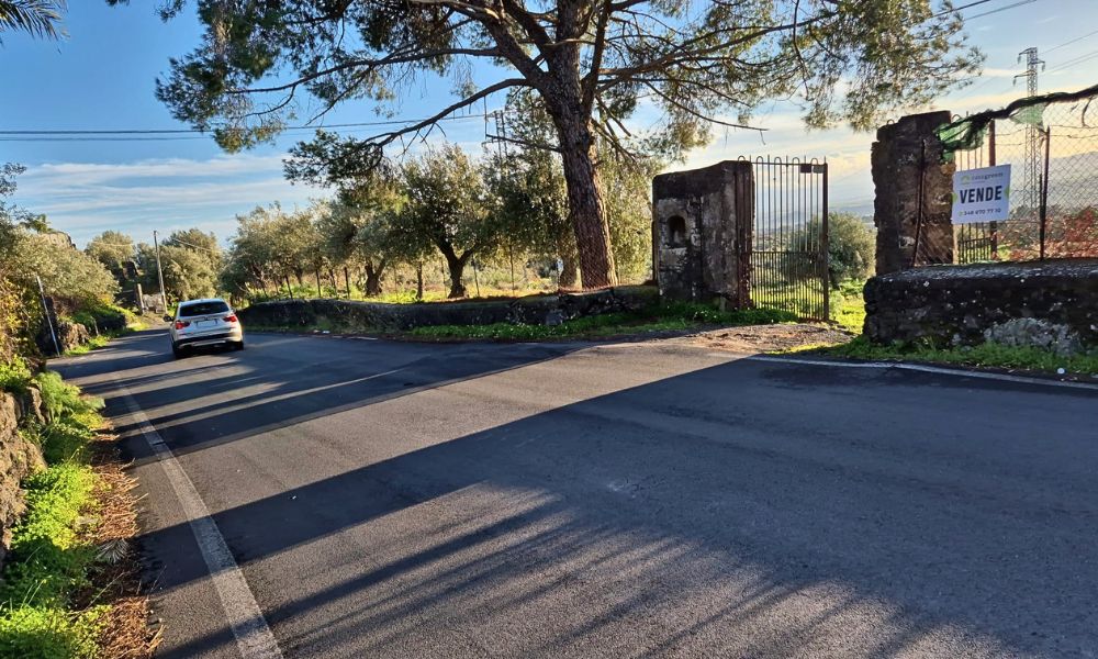 Accesso in strada