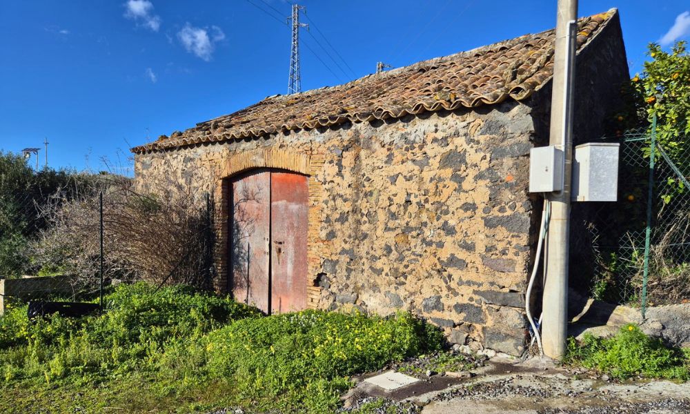Esterno 1
