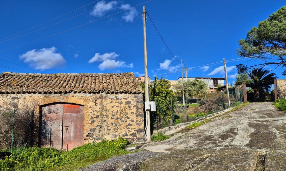 Esterno 2